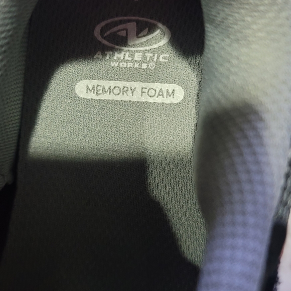 Athletic Works Memory Foam Kids Red/Black Light Up Sneakers - Picture 5 of 8